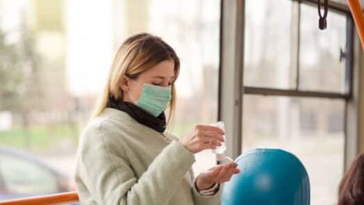 https://www.eurosalus.com/wp-content/uploads/2023/10/Abitudini-di-pulizia-mascherine-e-prevenzione-del-Covid_articleimage-4-524x295.jpg