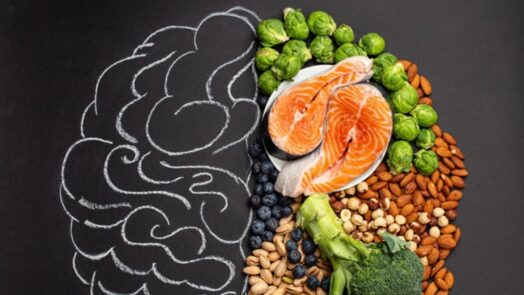 https://www.eurosalus.com/wp-content/uploads/2023/10/Alzheimer-e-Parkinson.-Forti-legami-tra-cibo-e-neurodegenerazione_articleimage-5-524x295.jpg