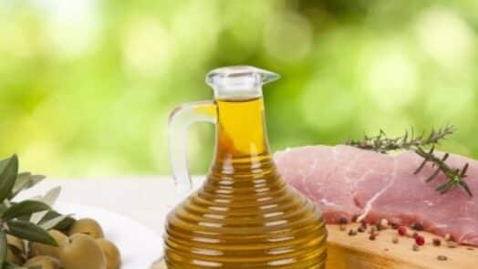 https://www.eurosalus.com/wp-content/uploads/2023/10/Anche-la-carne-rossa-fa-bene-basta-abbinarla-agli-omega-3-dell-olio-crudo_articleimage-4-524x295.jpg
