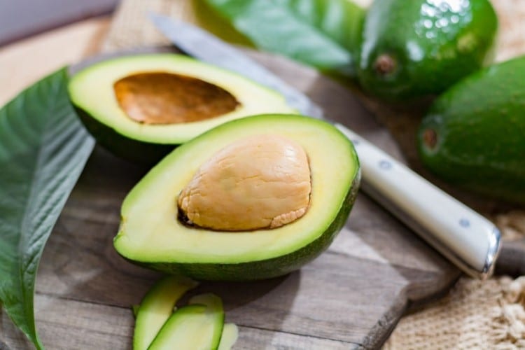 Avocado: il frutto "grasso" che rende belli e fa bene al cuore