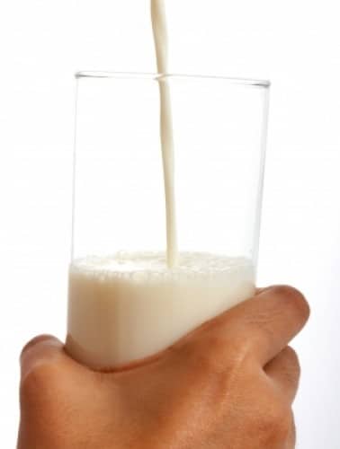 Bianco ma non innocente! Stitichezza e intestino immobile tra gli effetti collaterali del latte