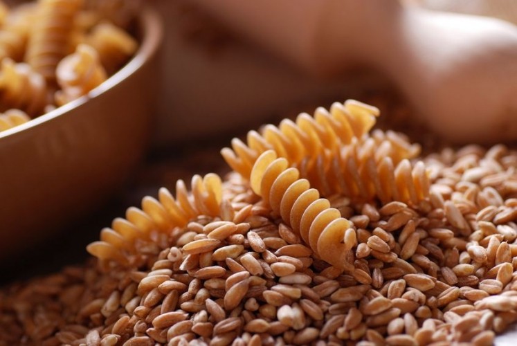 Colesterolo elevato? Meglio preferire cereali e farine integrali