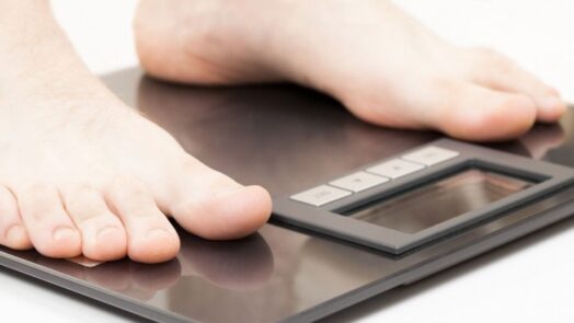 https://www.eurosalus.com/wp-content/uploads/2023/10/Dimagrire-come-usare-le-bilance_articleimage-4-524x295.jpg