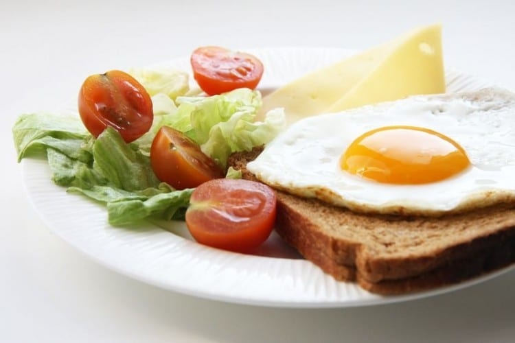 Dimagrire: la prima colazione e l'esercizio fisico