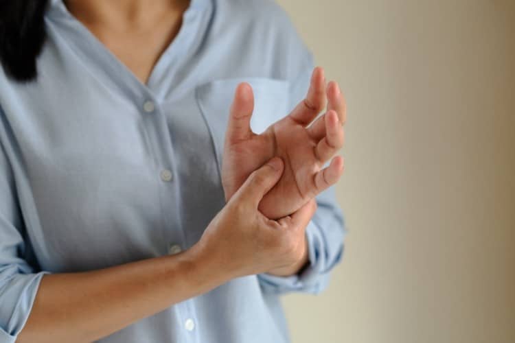 Dolori articolari o veri e propri disturbi artro reumatici? La cura inizia dall'alimentazione