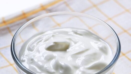 https://www.eurosalus.com/wp-content/uploads/2023/10/E-se-lo-yogurt-fatto-in-casa-risolvesse-l-intestino-irritabile_articleimage-4-524x295.jpg