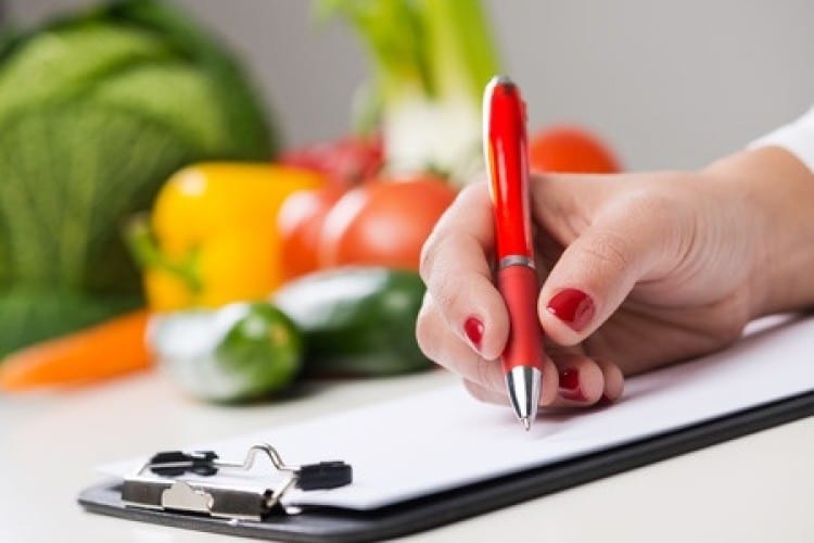 In una dieta di segnale è corretto togliere i carboidrati a cena?