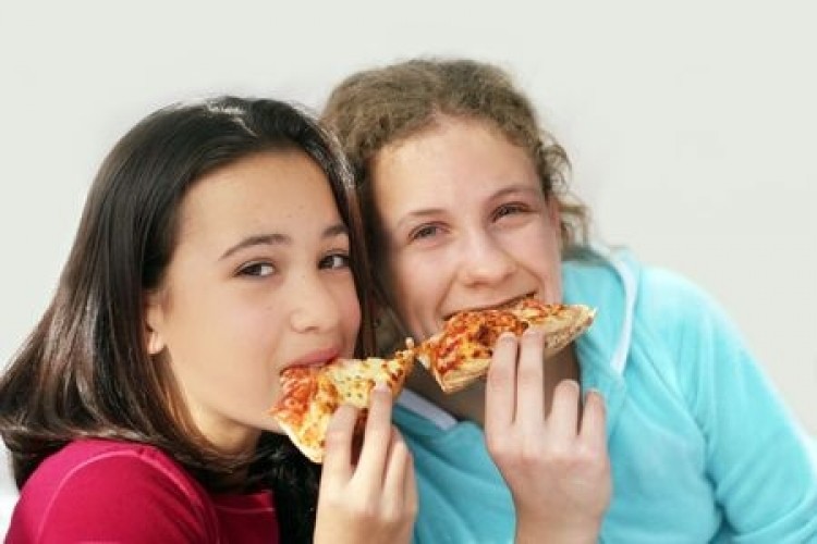 Mangiare bene fa la pelle bella: l'infiammazione e l'acne