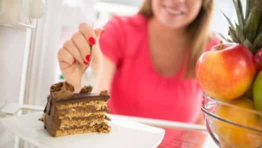https://www.eurosalus.com/wp-content/uploads/2023/10/Per-recuperare-e-mantenere-la-forma-meglio-non-stare-a-dieta_articleimage-4-524x295.jpg