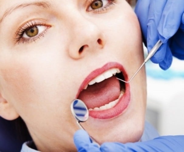 Quali rimedi usare per prepararsi a un intervento dal dentista?