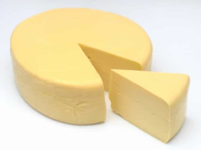 Relazioni pericolose tra formaggio e cancro. Anche carne bovina e latte sotto inchiesta