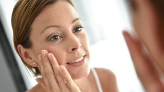 https://www.eurosalus.com/wp-content/uploads/2023/10/Rosacea-e-alimentazione_articleimage-5-524x295.jpg