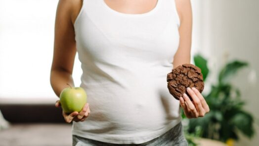 https://www.eurosalus.com/wp-content/uploads/2023/10/Scoprire-i-danni-precoci-da-zuccheri.-Un-aiuto-dal-mondo-femminile_articleimage-5-524x295.jpg