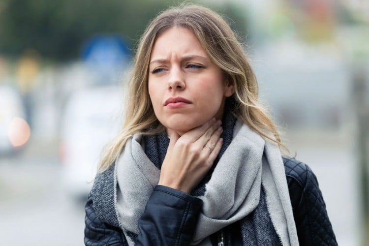 Tenere sotto controllo raffreddore e mal di gola prima che s'infiammino le vie respiratorie più profonde