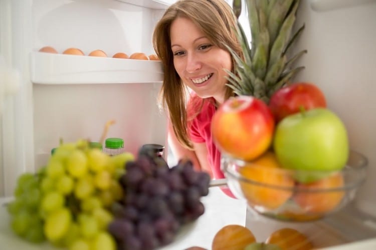 Tre trucchi per star bene e dimagrire, lasciando il frigorifero pieno
