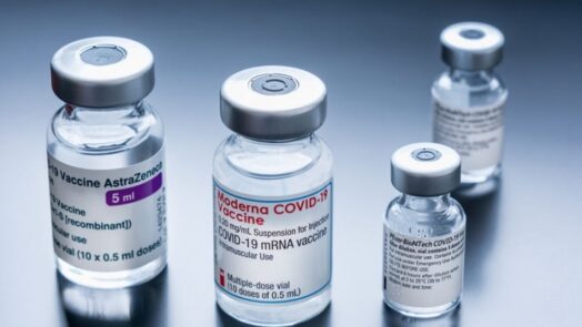 https://www.eurosalus.com/wp-content/uploads/2023/10/Vaccinarsi-cosa-dico-ai-miei-pazienti_articleimage-4-524x295.jpg