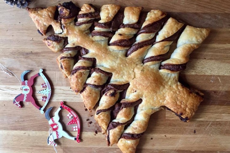 Alberello di sfoglia con crema al gianduia