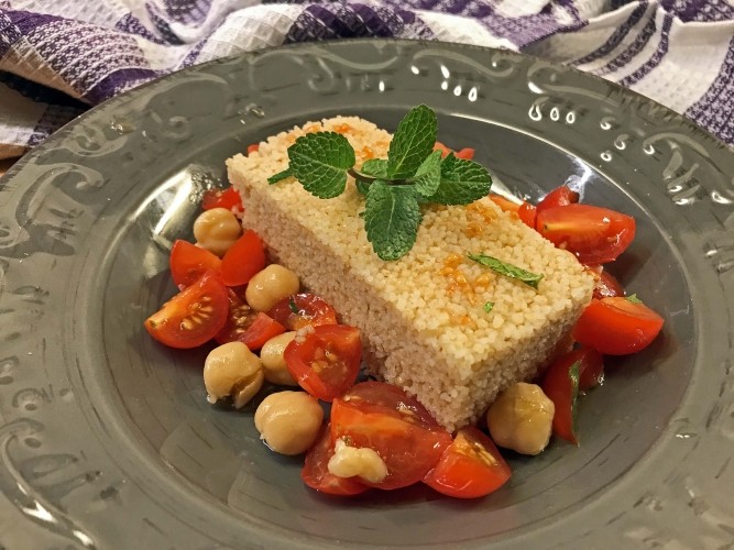 Cous cous con pomodorini e ceci