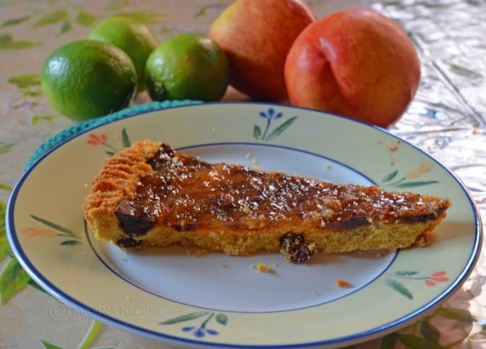 Crostata di uvetta e cioccolato