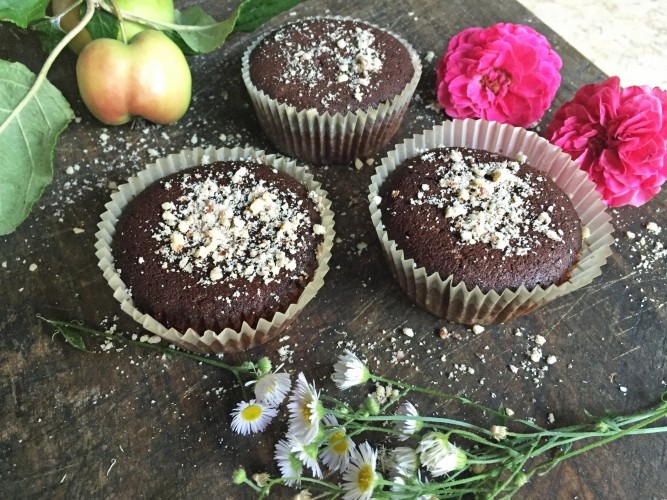 Cupcake integrali al cioccolato e noci