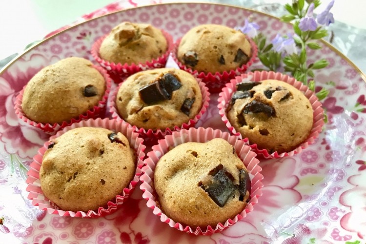 Cupcakes con farina integrale e gocce di cioccolato