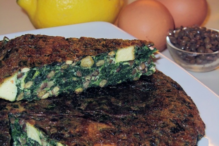 Frittata di spinaci con farcitura insolita