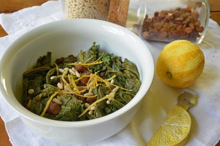 Insalata di foglie di cime di rapa