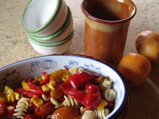 Pasta con peperoni e mais