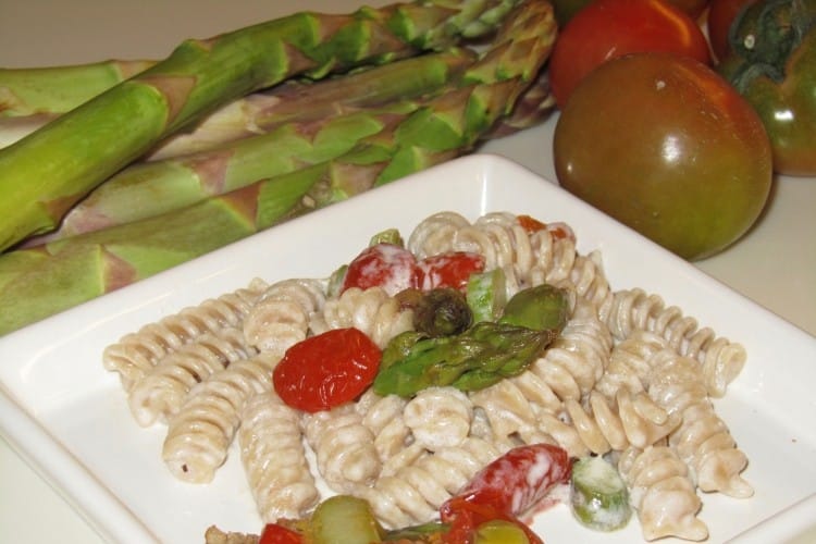 Pasta con salsa di gorgonzola ed asparagi