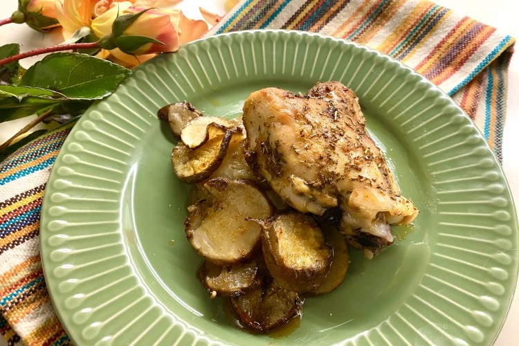 Pollo al forno con fondo di topinambur o patate