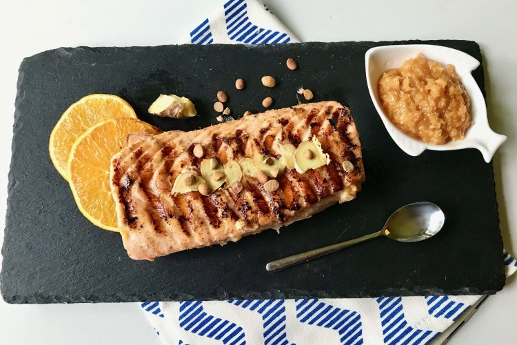 Salmone alla piastra, marinato con arancia e zenzero