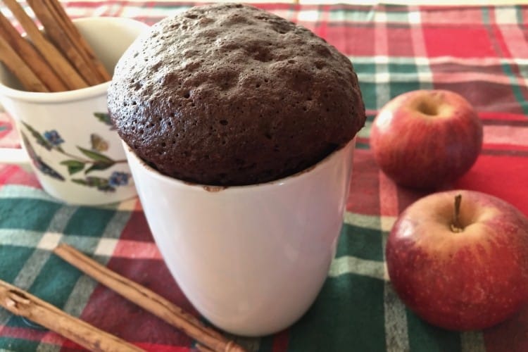 Torta al cioccolato in tazza