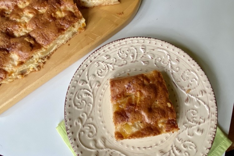 Torta di mele con farina integrale e zafferano