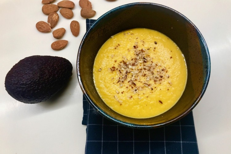 Vellutata di zucca con avocado