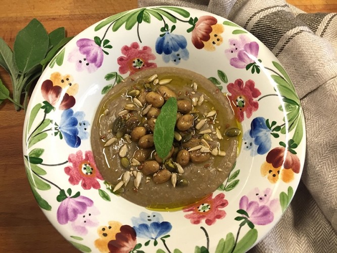 Zuppa di fagioli borlotti freschi